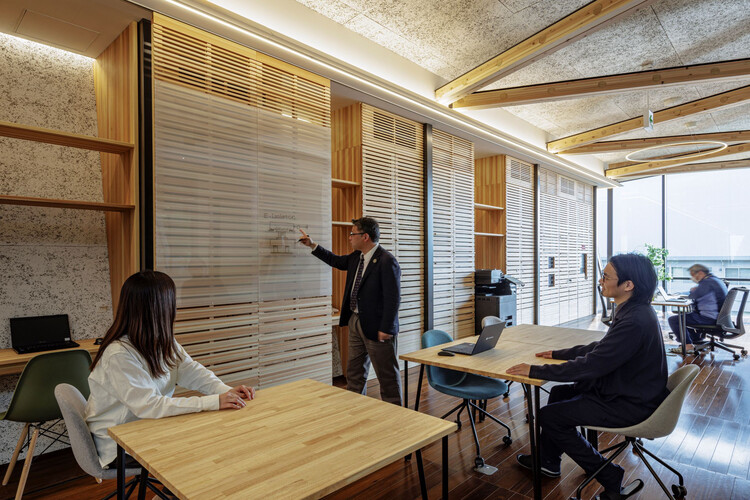 電子分離テストおよび研究施設 / Taiseiデザインプランナーアーキテクト＆エンジニア - インテリア写真、木材、テーブル、椅子