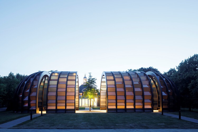 まず、Marina Tabassumによって設計された2025年のSerpentine Pavilion -Image 3 of 5を見てください