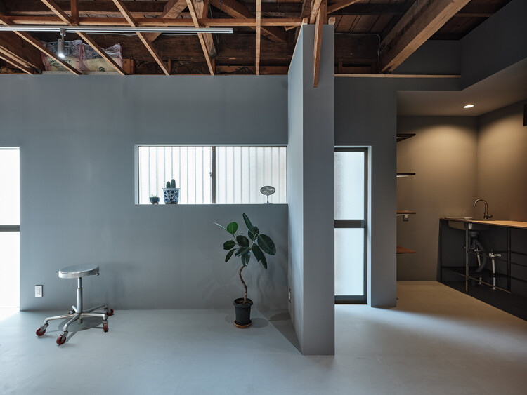 oymachi house / Roovice-インテリア写真、照明、椅子