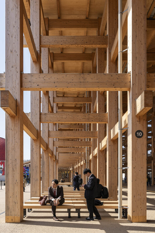 世界最大の木製の建築構造：Soupo 2025 OsakaのSou FujimotoのグランドリングをStephane Aboudaramのレンズを介して探索します-26の画像4