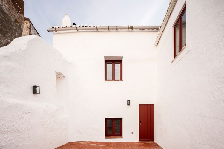 Estremoz 6家 / A+アーキテクチャ - インテリア写真、ドア、コンクリート