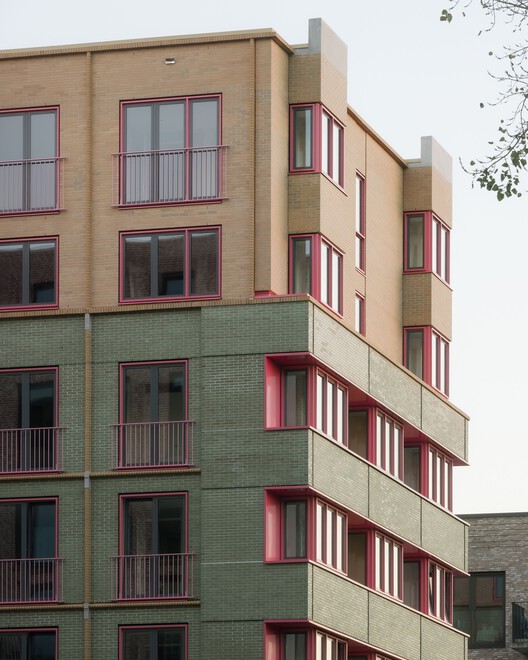 Volante Social Housing / Monadnock-インテリア写真、コンクリート