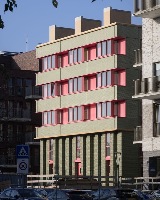Volante Social Housing / Monadnock-外観写真、バルコニー