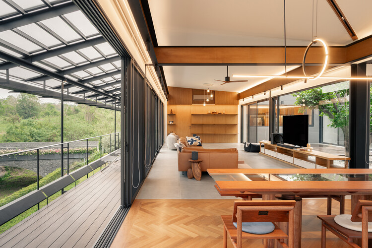 Baan O+O House / Junsekino Architect and Design-インテリア写真、木材、ガラス