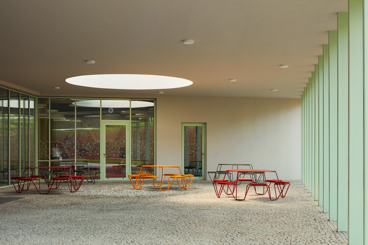 FričBrothersElementary School / Atelier 6-インテリア写真