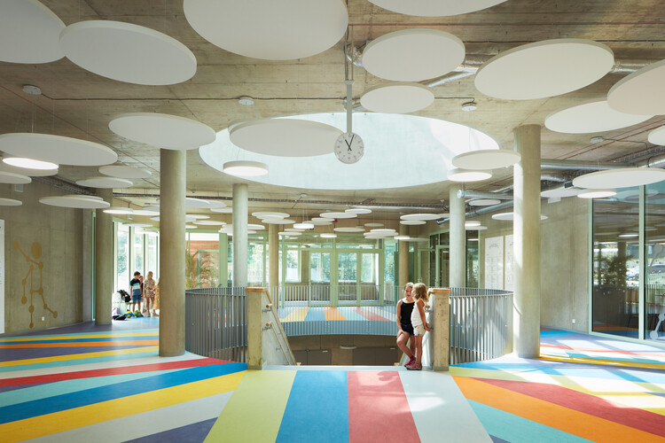 FričBrothersElementary School / Atelier 6-インテリア写真