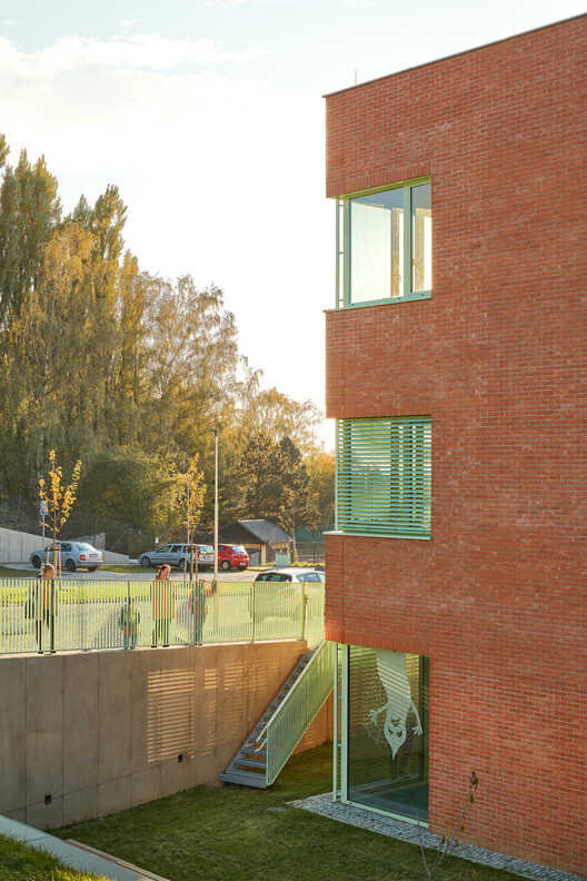 FričBrothersElementary School / Atelier 6-外装写真、レンガ