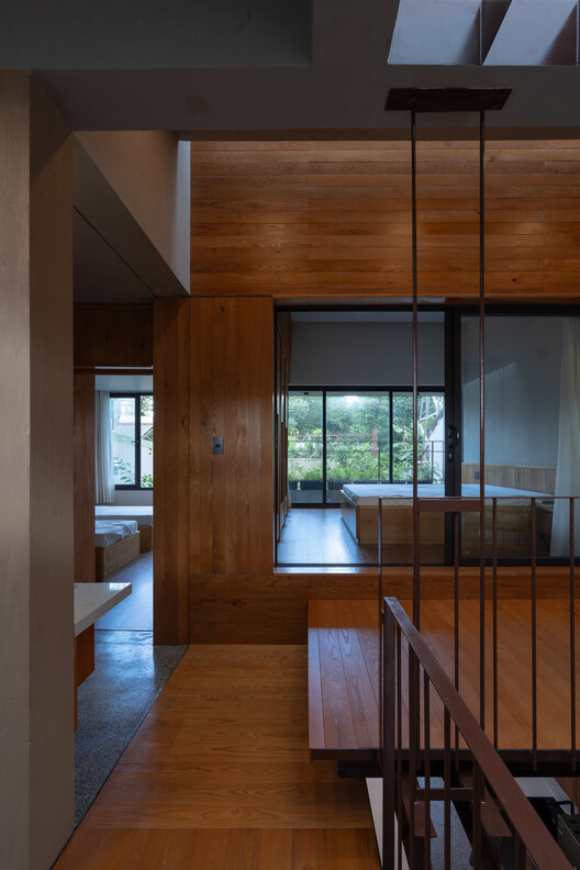 Jinjee House / tad.Atelier-インテリア写真、キッチン、木材、ガラス