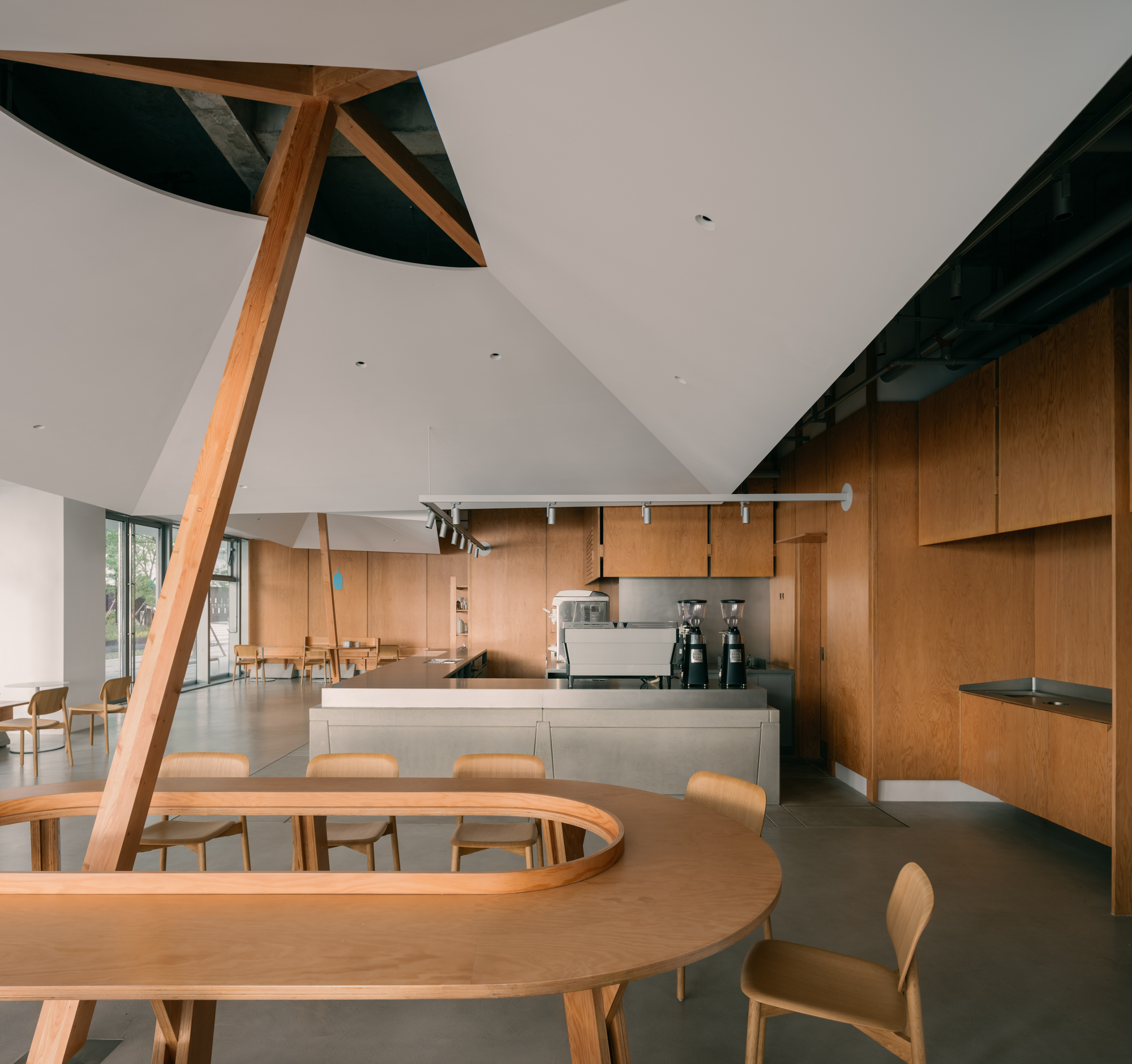 West Bund / Atelier Tao+Cのブルーボトルコーヒー