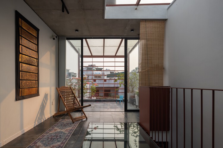 MK House / Atelier 12-インテリア写真、木材、バルコニー