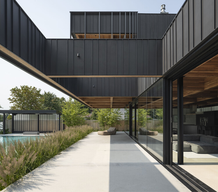 レジデンスTerrebonne / Saucier + Perrotte Architectes -Image 10 of 35
