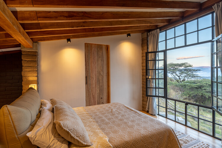 Chachimbiro House / C / ELC-インテリア写真、ベッドルーム、ベッド、木材、照明