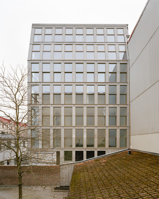 BRF Smedjan Courtyard Building and Gatehouse /HögbergGillnerArkitektur -Exterior Photography、Glass