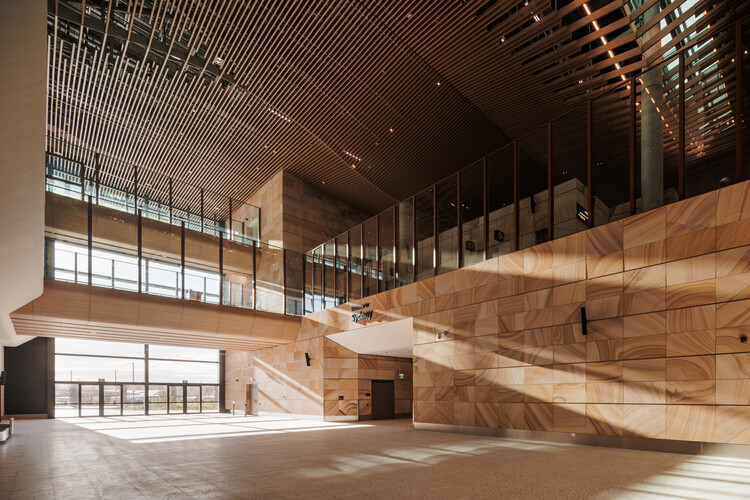Zaha Hadid Architects、Cox Architecture、およびWoods Bagot Complete Complete Western Sydney International Airport in Australia -Image4 of 15