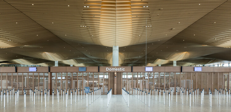 Zaha Hadid Architects、Cox Architecture、およびWoods Bagot Complete Complete Western Sydney International Airport in Australia -Image 5 of 15
