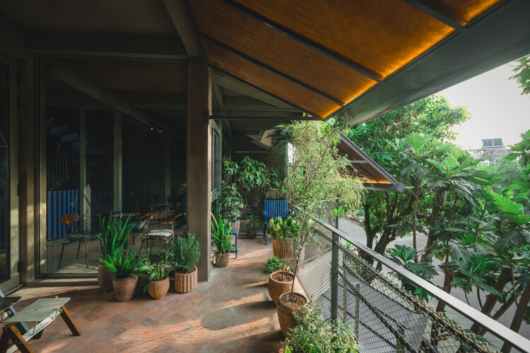 Dom -Ino Hub / Atelier Tho.A-インテリア写真、バルコニー