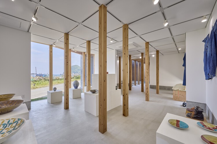 Kugami Terrace Sunset Cafe and Small Gallery / Replus Co.、Ltd -Interior Photography、Wood