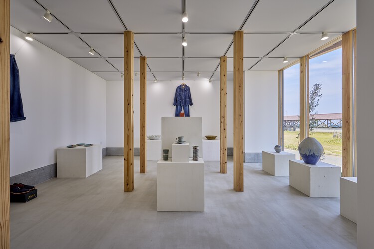 Kugami Terrace Sunset Cafe and Small Gallery / Replus Co.、Ltd -Interior Photography、Wood
