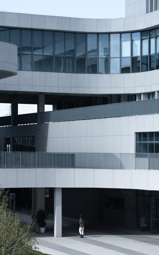 南京大学鈴木崇拝小学校 / tus -design-外観写真撮影