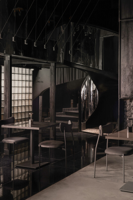 Lair Restaurant Bar / Renesa Architecture Design Interiors Studio-インテリア写真、ガラス、椅子