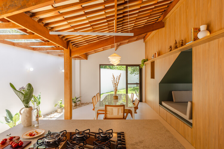 House Graviola /SertãoArquitetos-インテリア写真、木