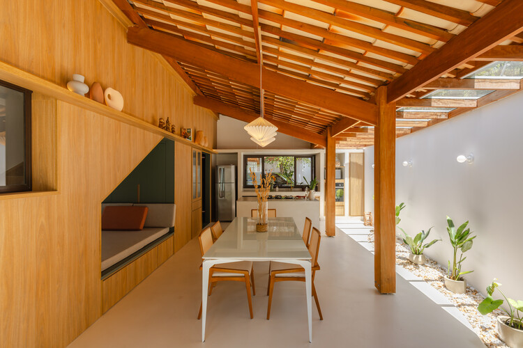 House Graviola /SertãoArquitetos-インテリア写真、木材、ビーム