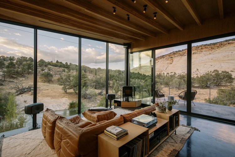 Periphery House / Locus Studio-インテリア写真、リビングルーム