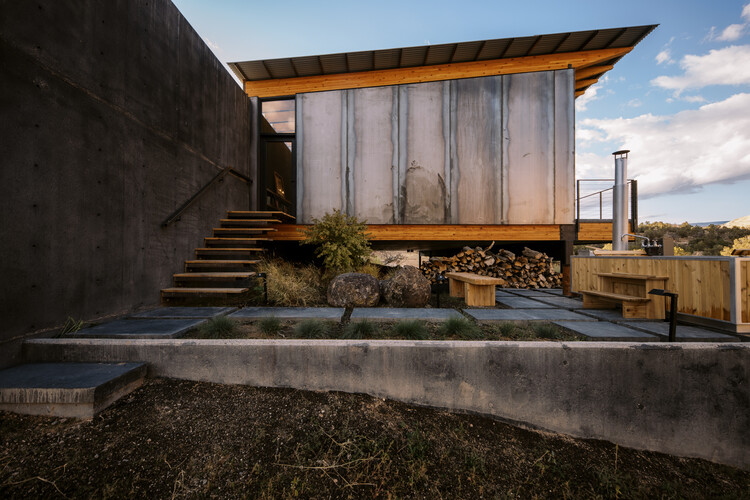 Periphery House / Locus Studio -Image5 of 35