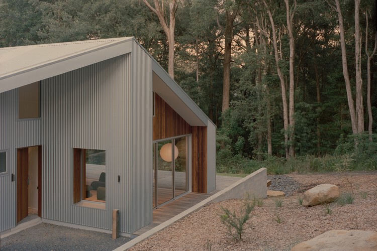 Ironbark House / Klaus Carson Studio-外観写真、木材