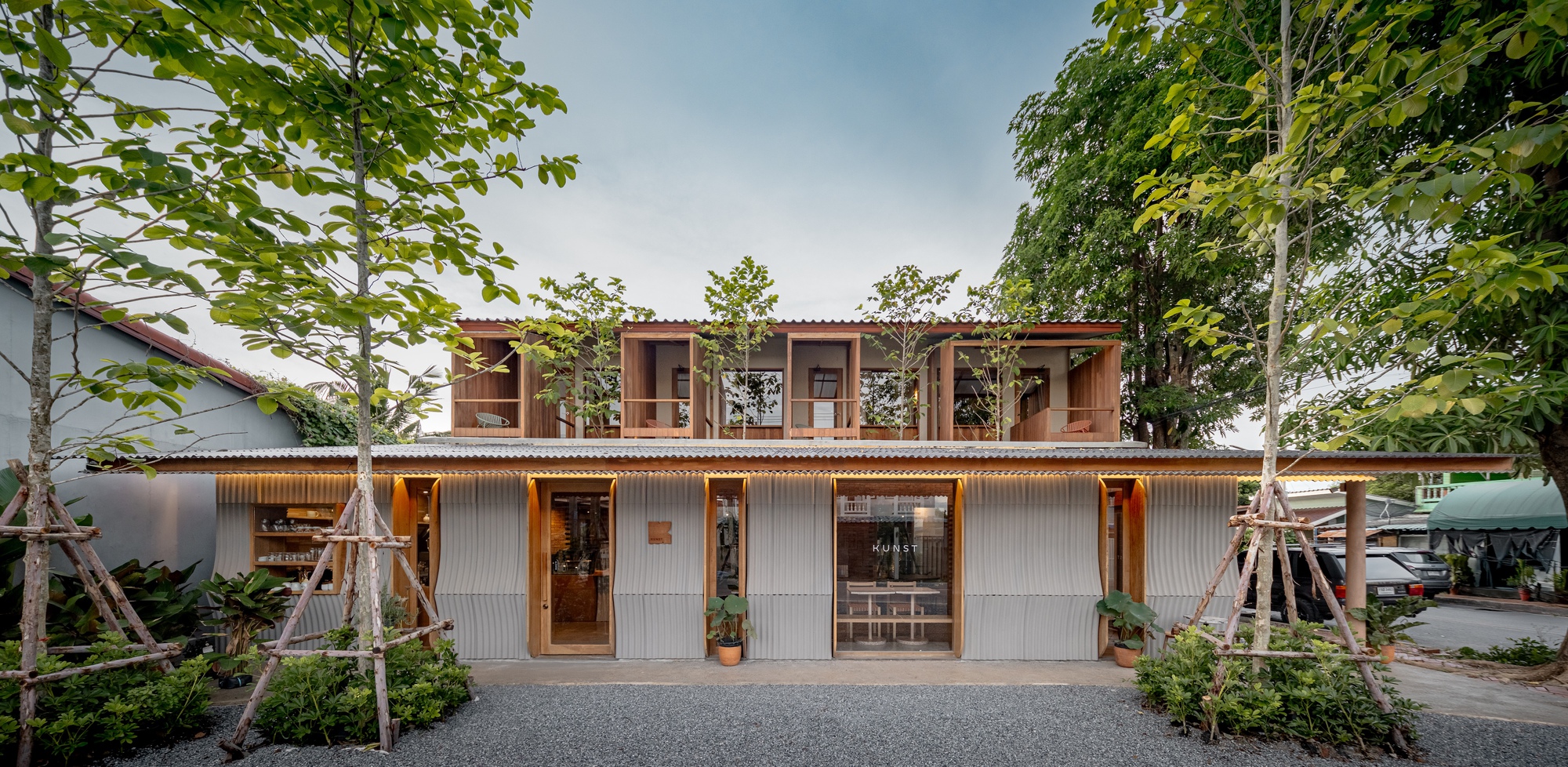 Kunst Ayutthaya / Bodinchapa Architects