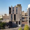 不在：マリアムとファラジ・シラズ /アルボルズ・モハマディ /ケラマティの建築家の住宅アパート