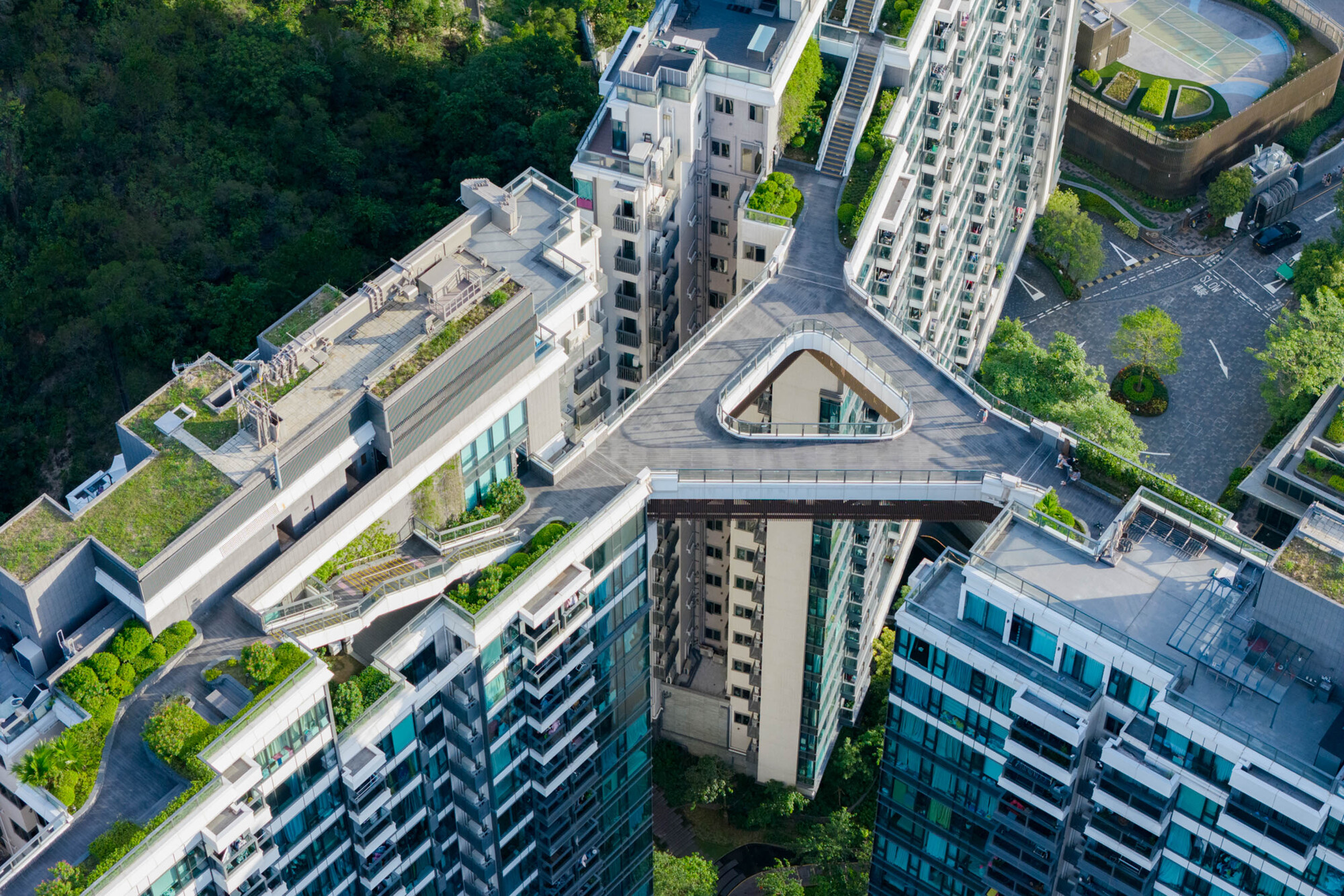 Le Pont Residential Development / SHMA Company Limited