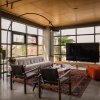 V Penthouse / Badie Architects