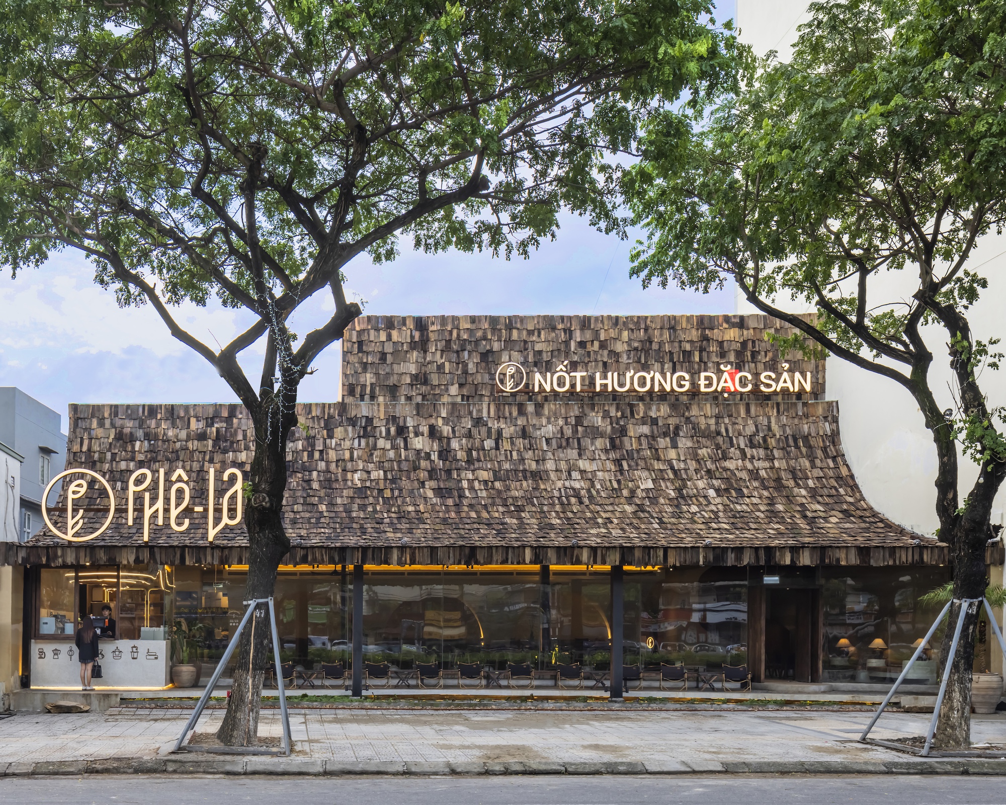 Phe La Da Nang Cafe / 6717 Studio