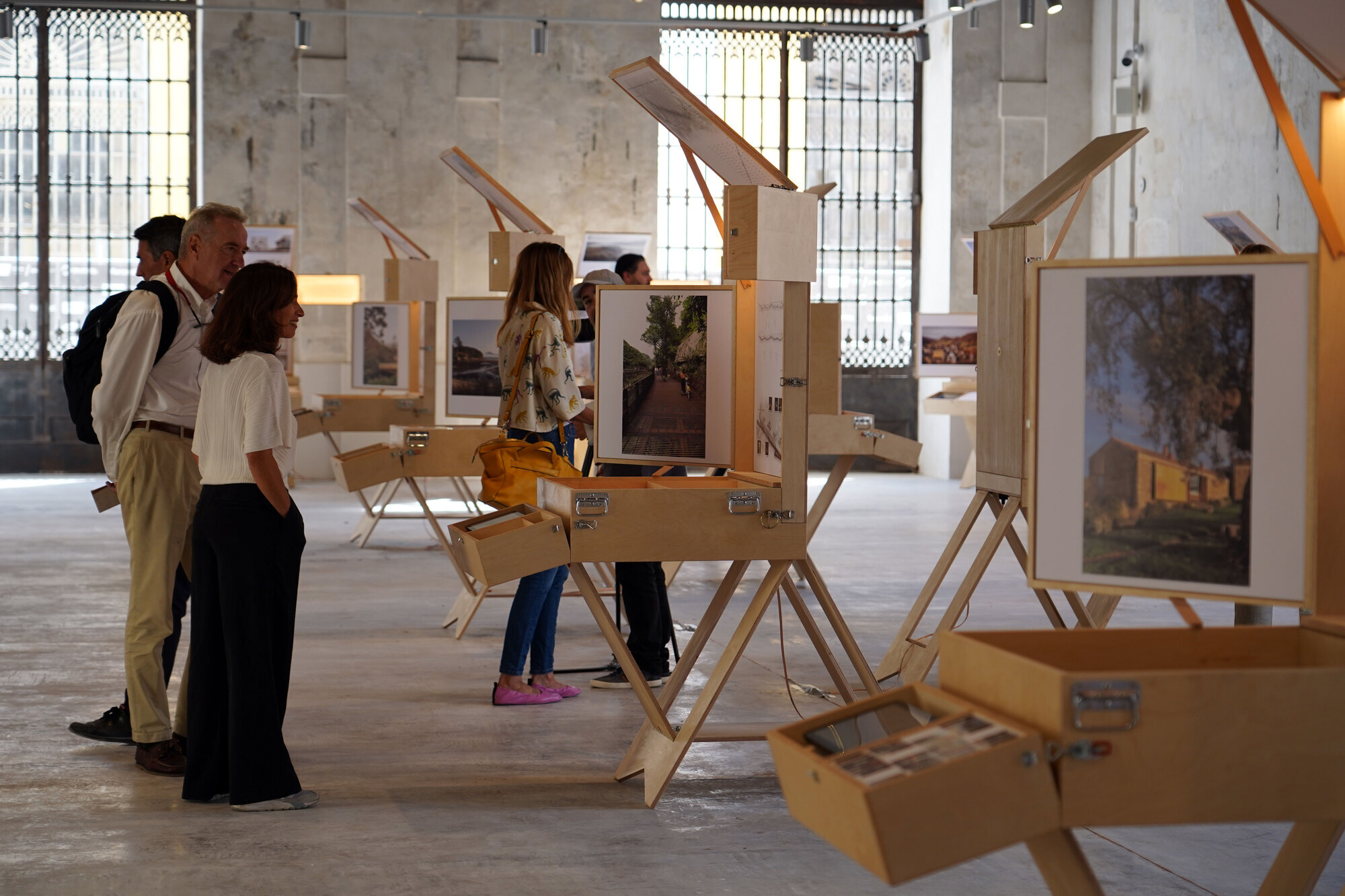 建築と都市主義のスペインの隔年である2025は、超接続性の課題に取り組んでいます