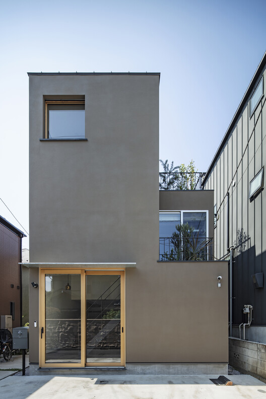 2つの家 / Tenhachi Architect＆Interior Design -Exterior Photography、Balcony、Concrete