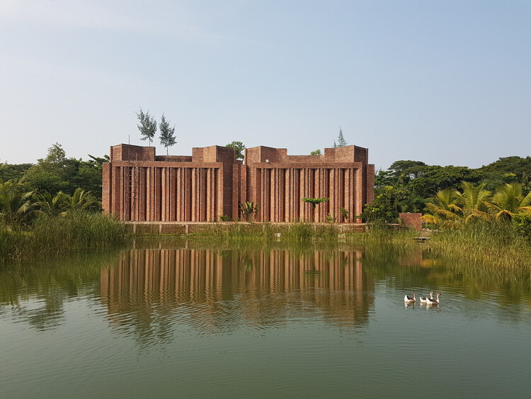 As -Salam Mosque / Archoground Ltd. -Image 1 of 29