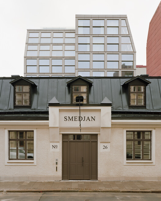BRF Smedjan Courtyard Building and Gatehouse /HögbergGillnerArkitektur-インテリア写真、キッチン、ファサード、ドア、コンクリート