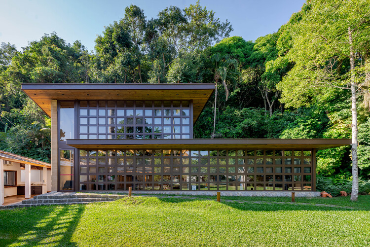 Barreiros Association Office / Dall'ovoMagalhãesArquitetura -Image 1 of 20