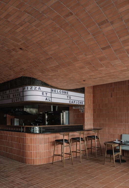 Capiche Restaurant / Neogenesis+Studi0261-インテリア写真、キッチン、レンガ