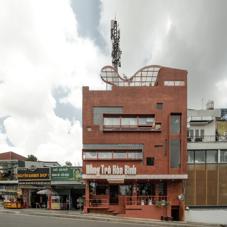 Hong Tra hoa binh bui thi xuan cafe /xưởngxép-24の画像1