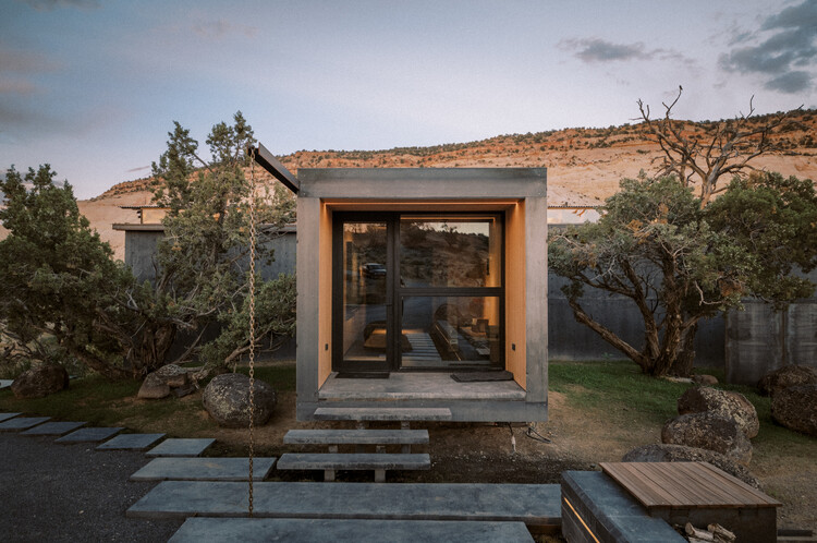 Periphery House / Locus Studio -Image1/35
