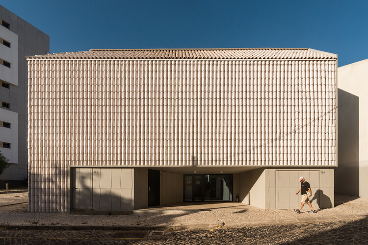 Studentville Housing / Andre Kong Studio-外観写真、コンクリート
