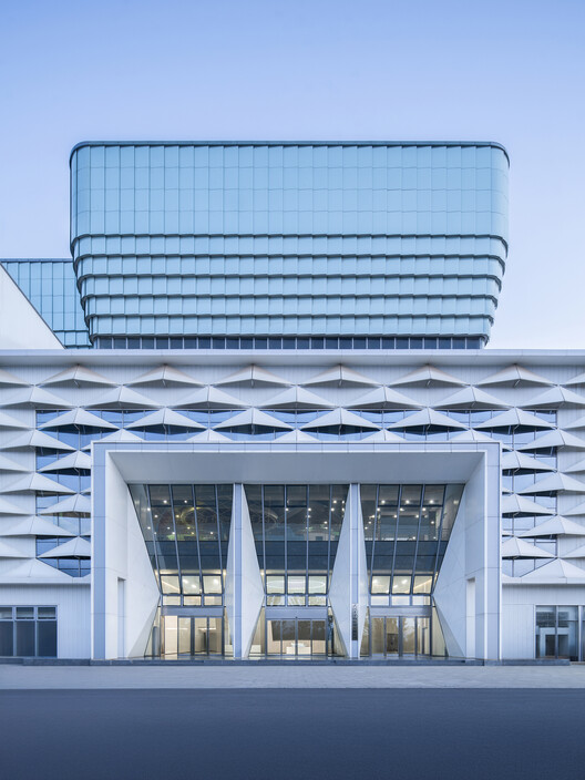 Wuhan Qianzishan廃棄物からエネルギーへの発電所 /ユナイテッドユニット建築家 - 外観写真撮影