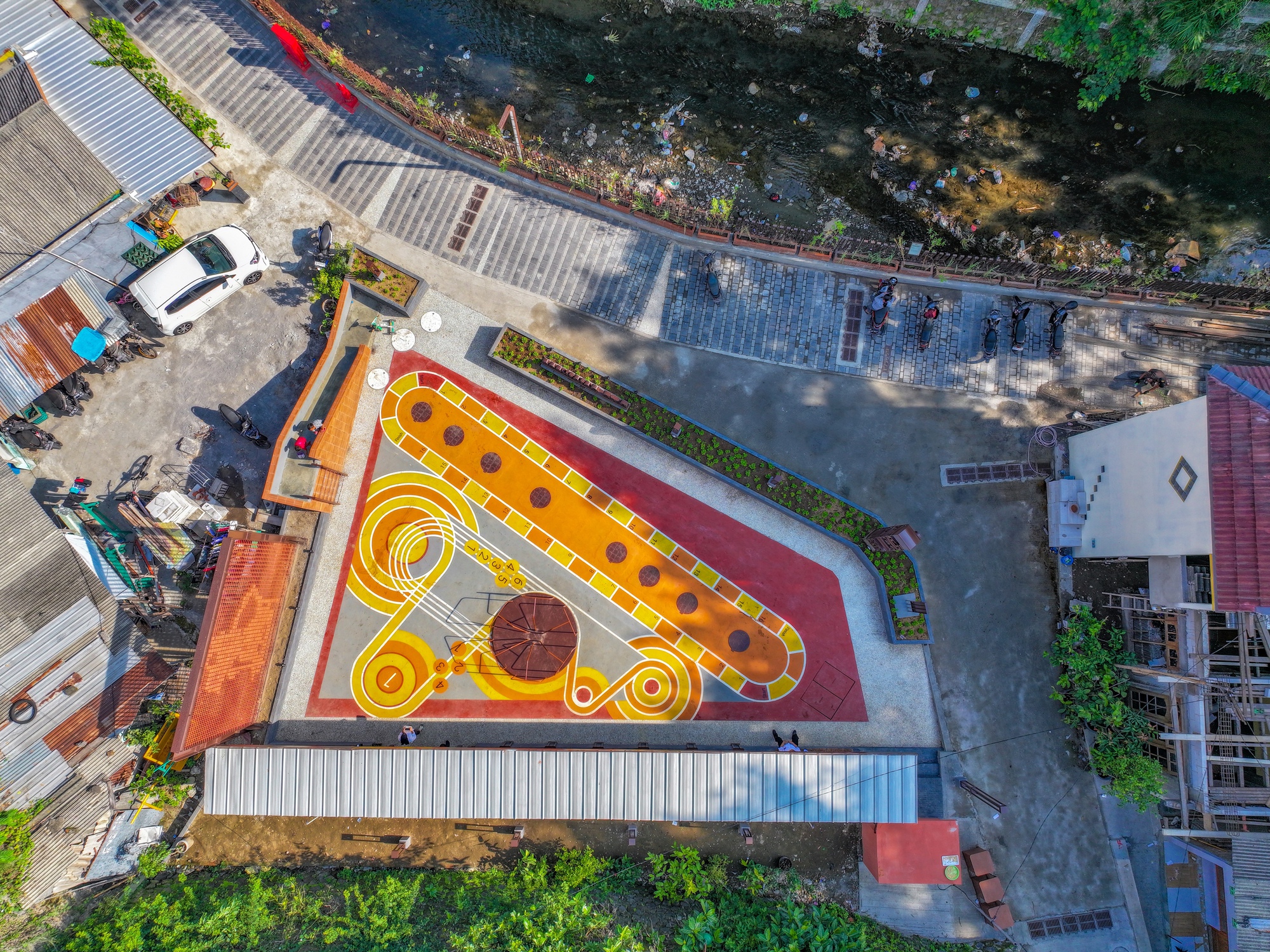 Kampung Mricanフェーズ1およびマイクロオリバリPringwulung / Shau Indonesia