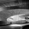ドキュメントと感情の間の建築と光：写真家トーマス・メイヤーとの会話