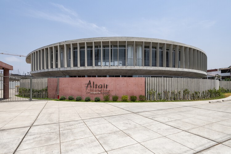 Els Altair School / Shell Arquitectos-外装写真