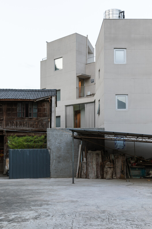 Zheng House / Far Workshop-外観写真、コンクリート、バルコニー
