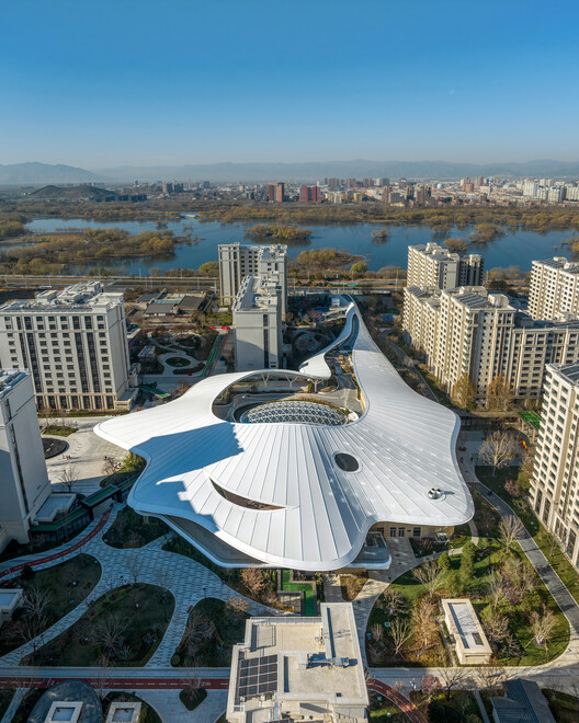 タイカンコミュニティのアクティビティセンターヤンガーデン /サンレイデザイングループ + fangwei Architect-外観写真、都市景観