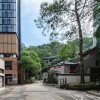 垂直都市の村：タイ・ハングと聖なる香港の死後の世界